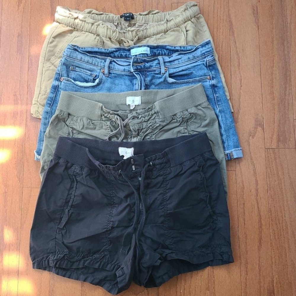 Loft Shorts size small